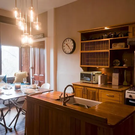 Pass The Keys Beautiful, Traditional 2 Bed Flat W Free Parking Glasgow Exterior photo