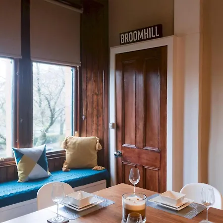 Pass The Keys Beautiful, Traditional 2 Bed Flat W Free Parking Glasgow Exterior photo